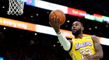 LeBron James amplia contrato com os Lakers por mais 2 anos pelo valor de R$ 445 milhões - GettyImages