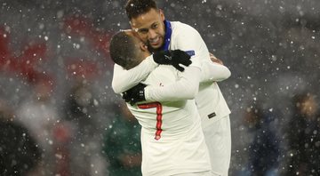 Leonardo não descarta possível saída de Neymar e Mbappé do PSG - GettyImages
