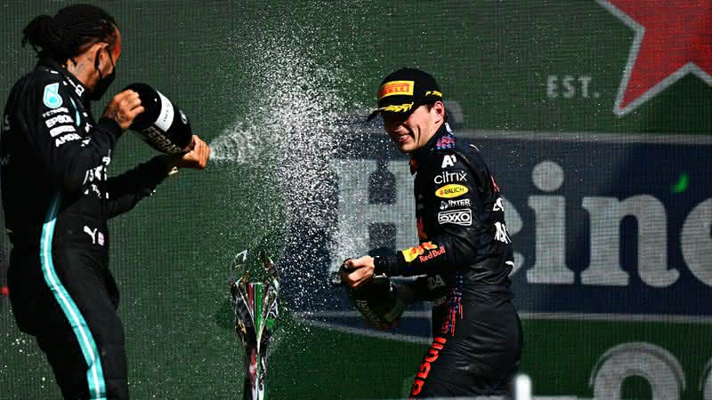 Max Verstappen e Lewis Hamilton no GP do México - Getty Images
