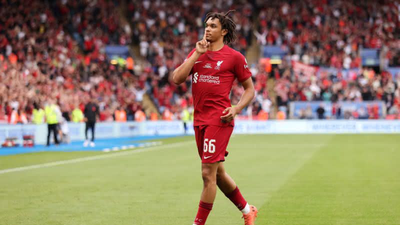 Jogador do Liverpool, Alexander-Arnold comemorando o gol diante do Manchester City - GettyImages
