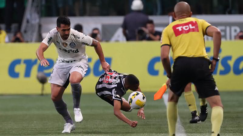 Luan supera lesão e volta a atuar pelo Palmeiras - Crédito: Flickr - Cesar Greco/Palmeiras