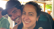 Gabriel Medina e a mãe, Simone Medina abraçados - Reprodução/Instagram