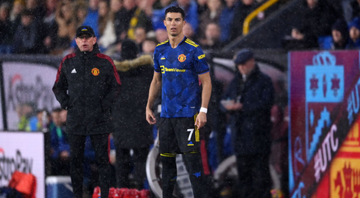 Cristiano Ronaldo começou a partida do banco de reservas e viu o United ter dificuldades contra o Burnley - GettyImages