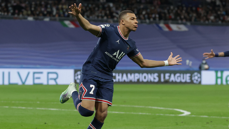 Mbappé marca, PSG vence o Angers e fica próximo do título francês - Getty Images