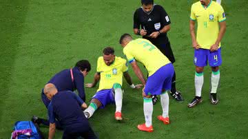 Médico da seleção atualiza situação de Neymar - Getty Images