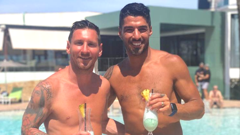 Messi, jogador do Barcelona, e Suárez, jogador do Atlético de Madrid, reunidos em suas férias - Reprodução/Instagram