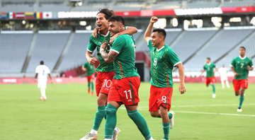 Jogadores do México comemorando o gol diante da França pelas Olimpíadas - GettyImages