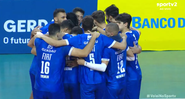 Jogadores do Minas comemorando o ponto na partida diante do Guarulhos na Copa do Brasil - Transmissão SporTV