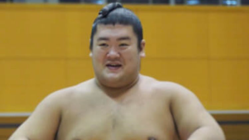 Lutador de sumô morre após sofrer pancada na cabeça - Reprodução/ Twitter