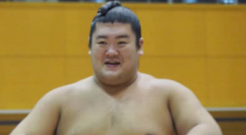 Lutador de sumô morre após sofrer pancada na cabeça - Reprodução/ Twitter