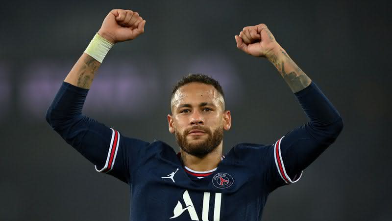 Neymar alcança lenda do PSG e ganha moral com imprensa francesa - GettyImages
