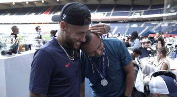Neymar Jr. e seu pai abraçados - Divulgação/NR Sports