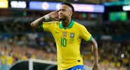 Neymar comemorando com a camisa da Seleção Brasileira - GettyImages