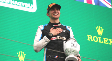 Ocon comemorando sua primeira vitória na Fórmula 1, no GP da Hungria - GettyImages