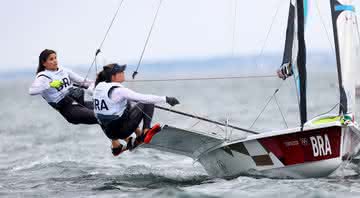 Kahena Kunze e Martine Grael subiram na classificação geral da Vela nas Olimpíadas - GettyImages