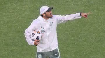 Abel Ferreira está montando a escalação Palmeiras para a Libertadores - Cesar Greco / Palmeiras