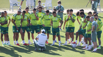 Jogadores do Palmeiras, que testaram positivo para o coronavírus, reunidos no treinamento - Cesar Greco/ Palmeiras/ Flickr