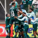 Palmeiras vibrando com gol diante do Goiás - GettyImages