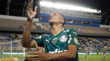Giovani é um dos principais destaques da base do Palmeiras e o jogador entrou na mira do Ajax - GettyImages