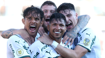Jogadores do Palmeiras comemorando o gol diante do Santos pelo Brasileirão - Cesar Greco/Palmeiras/Fotos Públicas