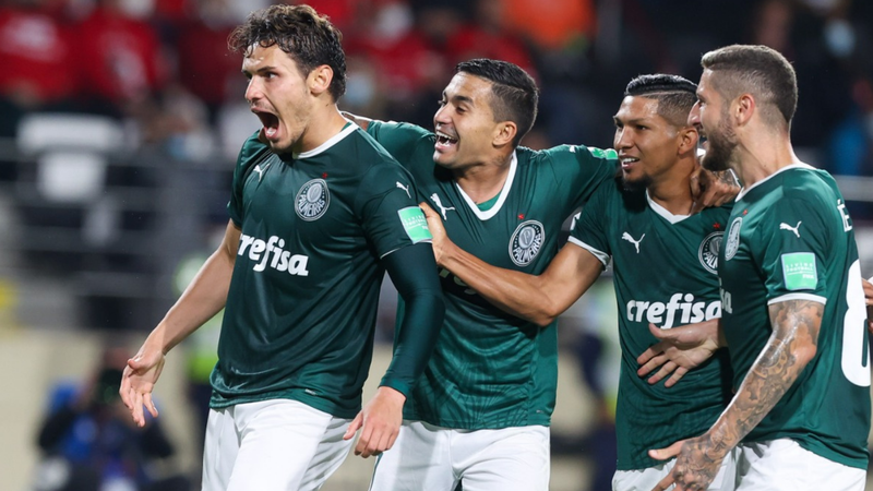 Raphael Veiga e Dudu foram decisivos para a vitória do Palmeiras contra o Al Ahly no Mundial - Fabio Menotti / Palmeiras