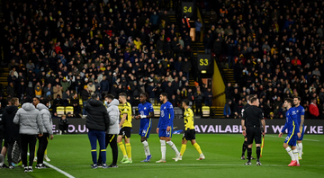 Torcedor passa mal em jogo entre Chelsea e Watford e partida foi paralisada - Getty Images
