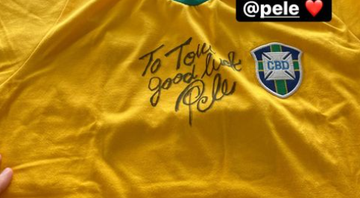 Pelé presenteia Tom Brady com camisa autografada - Instagram