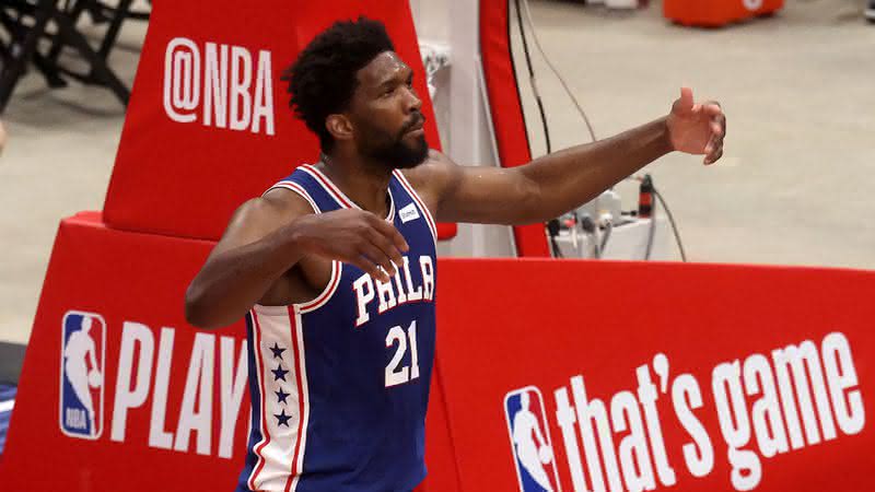 Joel Embiid acerta extensão contratual de quatro anos com o Philadelphia 76ers - GettyImages