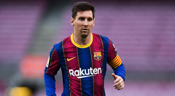 Messi com a camisa do Barcelona em campo pelo clube - GettyImages