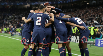 PSG comemorando o gol em campo pela Champions League - GettyImages