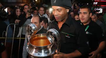 Ronaldinho Gaúcho gerou certa tensão entre PSG e Barcelona - GettyImages