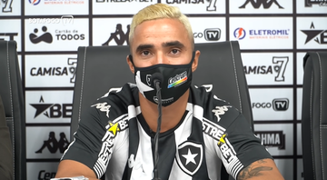 Rafael comemora estreia pelo Botafogo: “Sonho realizado poder vestir essa camisa” - YouTube/ Botafogo TV