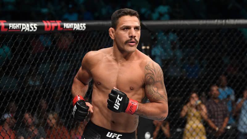 Rafael dos Anjos anuncia que está com coronavírus e fica fora de luta no UFC 254 - GettyImages