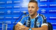Rafinha ironizou expulsão pelo Grêmio e discussão com Yuri Alberto - Lucas Uebel / Grêmio