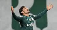 Raphael Veiga passa Diego Souza e Kléber na artilharia do Palmeiras - Getty Images