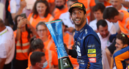 Ricciardo comemorando a vitória do GP da Itália - GettyImages