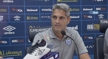 Rodrigo Santana é apresentado no Avaí e espera protagonismo do clube: "Temos que buscar o título" - YouTube