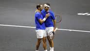 Rafael Nadal e Roger Federer em sua última partida, na Laver Cup - Luke Walker / Getty Images