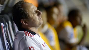 Rogério Ceni não ficou feliz com o que viu do São Paulo durante o jogo contra o Atlético-GO - GettyImages