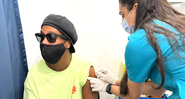 Ronaldinho Gaúcho é vacinado contra o coronavírus - Reprodução/Instagram