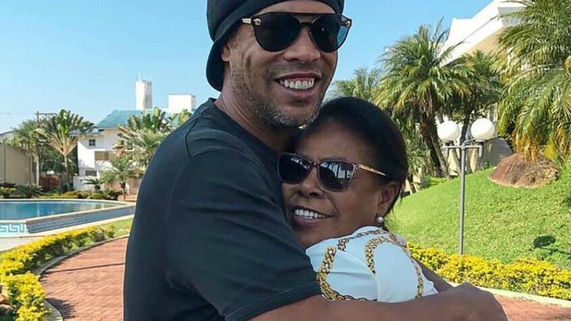 Ronaldinho Gaúcho junto de sua mãe, Dona Miguelina - Reprodução/Instagram