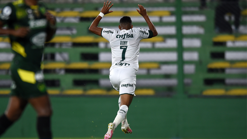 Rony fala sobre troca de número no Palmeiras - Getty Images