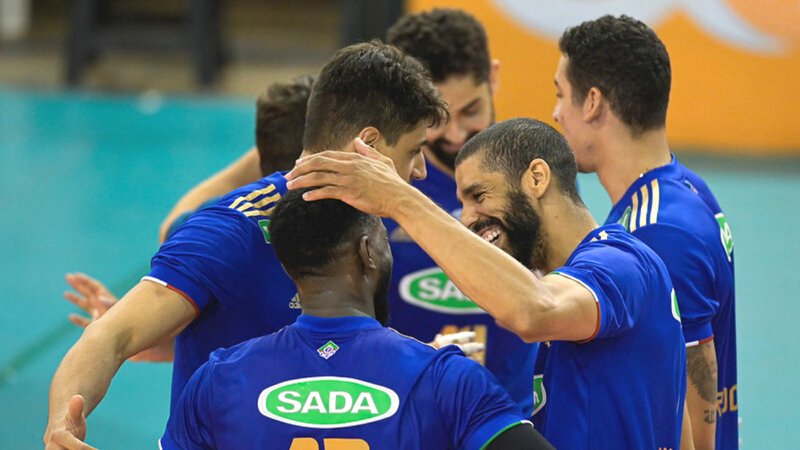 Jogadores do Sada Cruzeiro comemorando a Supercopa de vôlei masculino - Agência i7 / Sada Cruzeiro / Flickr