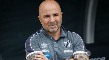 Jorge Sampaoli era técnico do Santos e agora está com grandes chances de fechar com o Atlético-MG - GettyImages