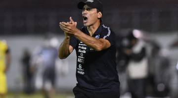 Fabián Bustos não saiu satisfeito com o empate do Santos no Campeonato Paulista e desabafou - Ivan Storti/Santos FC