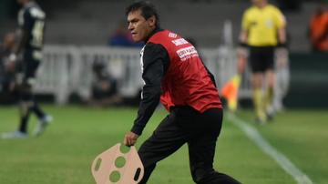 Fabián Bustos e Edu Dracena fizeram um desabafo sobre a arbitragem em jogos contra o Santos - Santos/Flikcr