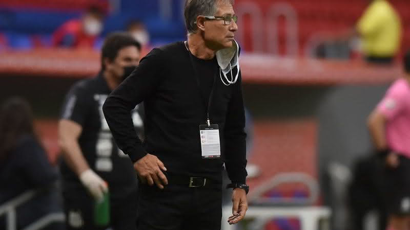 Ariel Holan montou uma escalação do Santos cheia de improvisações na Libertadores - Ivan Storti/Santos FC