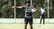 Santos tenta atender Fabián Bustos - Ivan Storti / Santos FC / Flickr