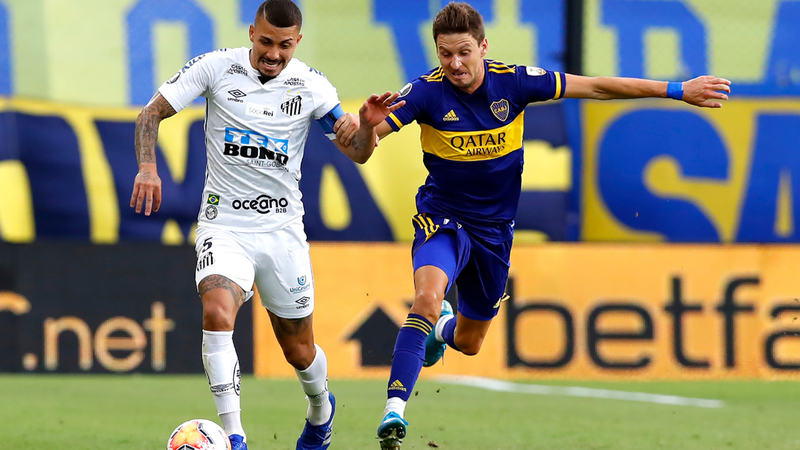 Santos e Boca Juniors se enfrentando na semifinal da Libertadores de 2020 - Getty Images