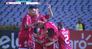 Jogadores de 4 de Julho comemorando o gol diante do São Paulo na Copa do Brasil - Transmissão Premiere